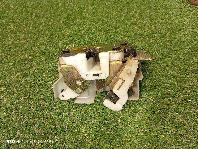 Foto 2ª: Cerradura Puerta Trasera Derecha Mitsubishi L200 2.5 D 4P CAJA ABIERTA [4D56] (1999)