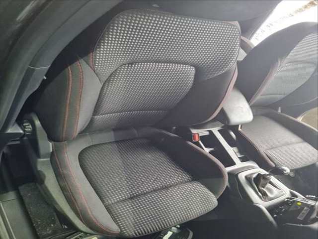 Foto 3ª: Asientos Traseros Ford Focus ST-LINE 155CV 114KW [M0DC] (2024)