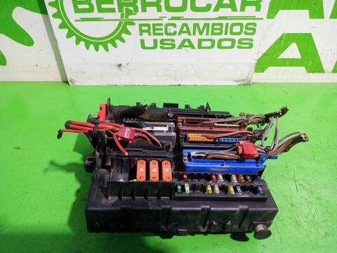 Foto 3ª: Caja Reles Fusibles Opel Vectra GTS BERLINA 125CV 92KW [Y22DTR] (2003)