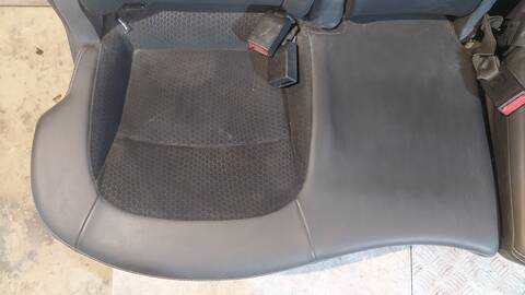 Foto 3ª: Asientos Traseros Nissan Qashqai TEKNA PREMIUM 131CV 96KW [R9MA405] (2012)