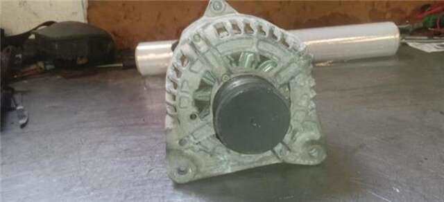 Foto 3ª: Alternador Renault Clio 1.5 DCI (86CV) [K9K766]
