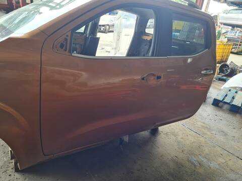 Foto 3ª: Puerta Delantera Izquierda Nissan NP300 ACENTA DOUBLE CAB 4X4 163CV 120KW [YS23] (2015)