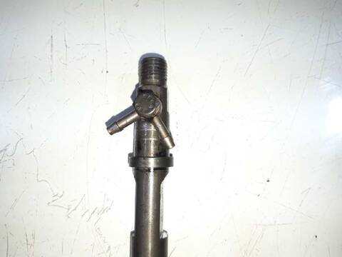 Foto 2ª: Inyectores Volkswagen Passat 2.5 V6 TDI 150CV 110KW [AKN] (2002)