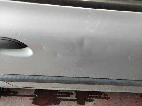 Foto 2ª: Puerta Delantera Derecha Renault Clio K9K702 (2003)
