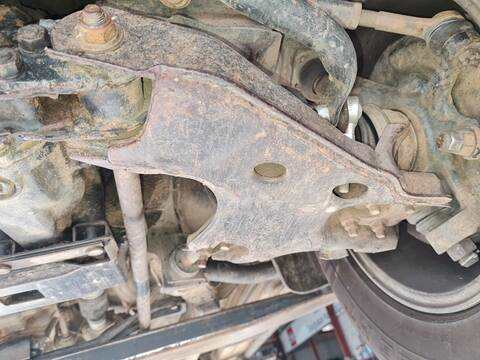 Brazo Suspension Delantero Izquierdo Nissan Terrano AVENTURA 125CV 92KW