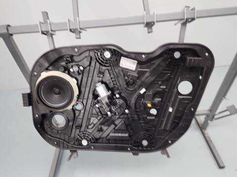 Foto 4ª: Elevalunas Eléctrico Delantero Derecho Hyundai i30 2.0 N 275CV 202KW [G4KH] (2025)