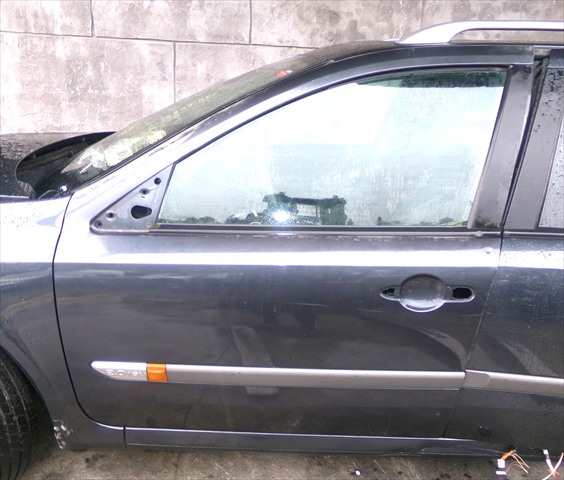 Foto 1ª: Puerta Delantera Izquierda Renault Laguna 2.0 G RANCHERA,2001-2007 [F4RJ7] (2004)