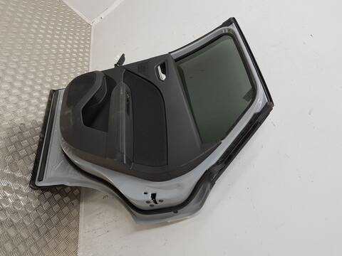 Foto 3ª: Puerta Trasera Derecha Renault Clio SIN DEFINIR