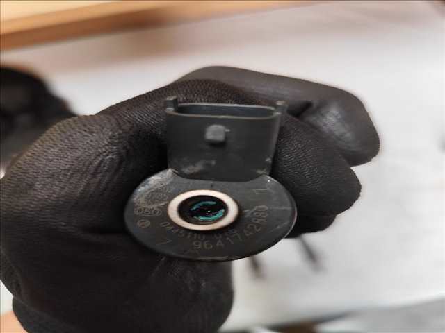 Foto 2ª: Inyectores Citroen Xsara 2.0 HDI PICASSO (2003)