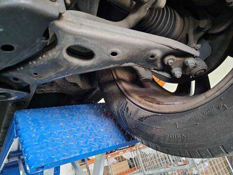 Brazo Suspension Delantero Izquierdo Hyundai ix35 1.7 CRDI 116CV 85KW