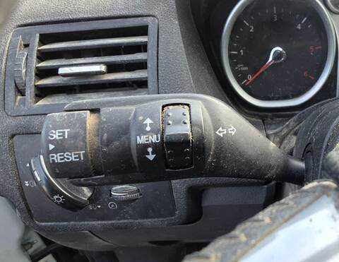 Mando Luces Ford Kuga TREND 140CV 103KW