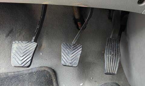 Foto 2ª: Pedal Embrague Kia Carnival 2.9 CRDI VGT ACTIVE (2006)