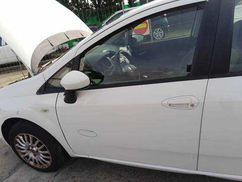Foto 4ª: Puerta Delantera Izquierda Fiat Punto DYNAMIC 75CV 55KW [199A9000] (2013)