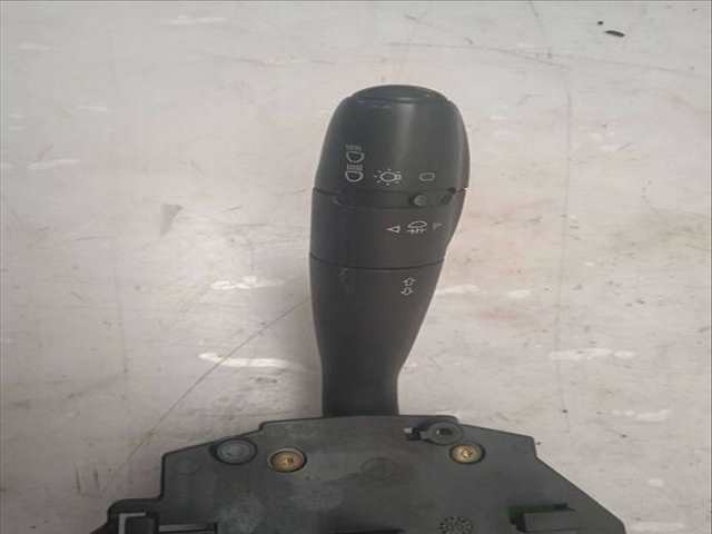 Foto 3ª: Mando Luces Citroen C4 1.6 16V HDI BERLINA 90CV 66KW [9HX(DV6ATED4)] (2005)