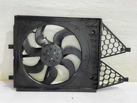Foto 2ª: Electroventilador Volkswagen Polo ADVANCE BLUEMOTION 90CV 66KW [CUSB] (2014)