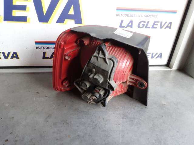 Foto 2ª: Piloto Trasero Derecho Volkswagen Touran 1.6 TDI 105CV 0CV [CAYC] (2011)