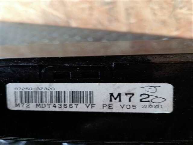 Foto 2ª: Mando Climatizador Hyundai i40 1.6 CRDI CAT 1598 CM3) 136CV (2011)