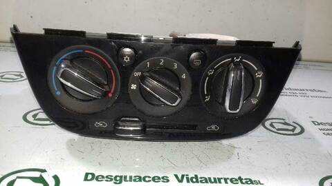 Foto 1ª: Mando Calefacción A. A. Mitsubishi Space Star 1.2 80CV 59KW [3A92] (2017)