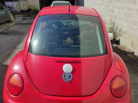 Foto 2ª: Portón Volkswagen New Beetle ATD BERLINA (2004)