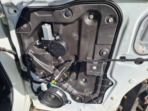 Foto 1ª: Elevalunas Manual Trasero Derecho Mazda CX5 CENTER-LINE AWD [SH] (2016)