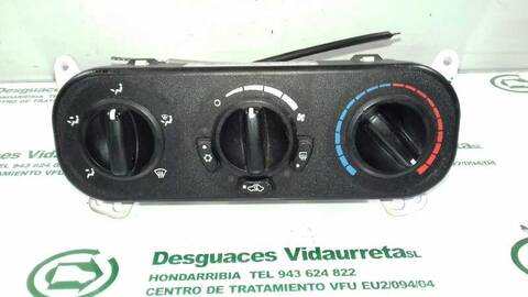 Foto 1ª: Mando Calefacción A. A. Dodge Caliber 2.0 16V CRD CAT 140CV 103KW [ECD] (2007)