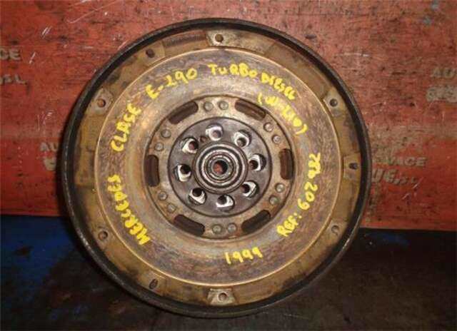Volante Motor Mercedes Clase E 180 E 290 TURBO-D (210.017)