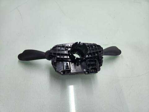 Foto 2ª: Mando Multifuncion Volvo XC 40 MOMENTUM PRO 2WD 163CV 120KW [B3154T2] (2020)