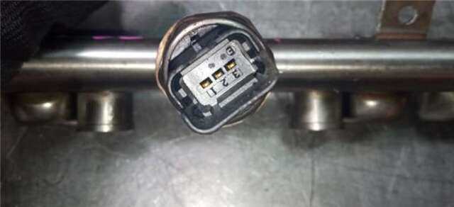 Foto 3ª: Rampa Inyectora Citroen C4 1.6 VTI 120 [5FW (EP6)]