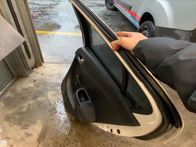 Foto 2ª: Puerta Trasera Derecha Hyundai i20 1.1 CRDI75CV 0CV [D3FA] (2014)