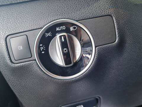 Foto 2ª: Mando Luces Mercedes Clase B 150 B 180 CDI BE 246.200) 109CV 80KW [651901] (2013)