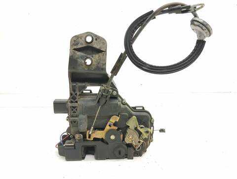 Foto 4ª: Cerradura Puerta Trasera Derecha Volkswagen Passat COMFORTLINE BERLINA 101CV 74KW [AVB] (2001)
