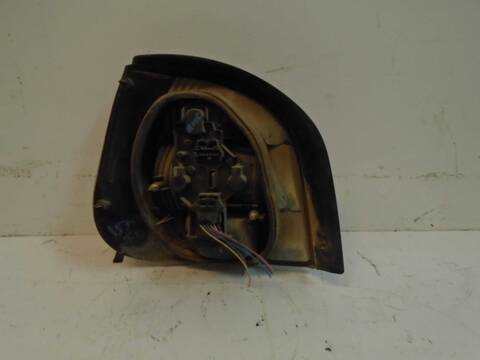 Foto 3ª: Piloto Trasero Derecho Renault Scenic 1.9 DCI AUTHENTIQUE 80CV 59KW JA..) [F9Q Q7] (2001)