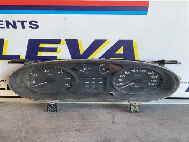 Cuadro de Instrumentos Renault Trafic 1.9 DCI 100CV