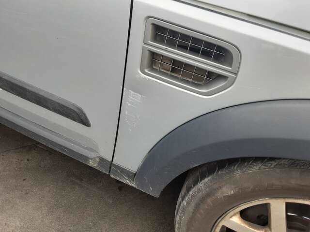 Foto 2ª: Aleta Delantera Derecha Land Rover Discovery 2.700 TDI V6 190CV/140KW [276 DT] (2007)