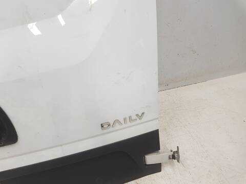 Foto 2ª: Puerta Trasera Derecha Iveco Daily FG H2 BATALLA 3520 35 S V (2019)