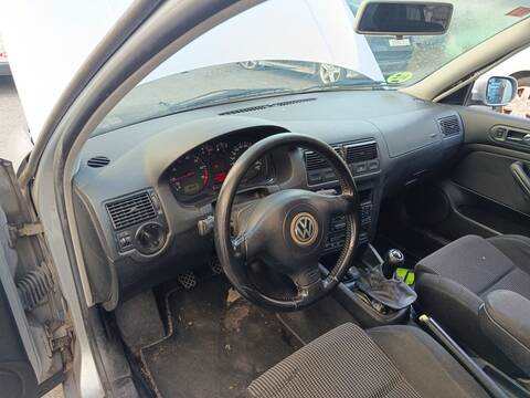 Salpicadero Volkswagen Golf AZD BERLINA