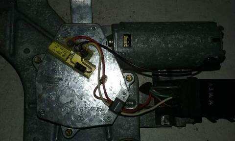 Foto 2ª: Motor Limpia Trasero Porsche 911 CARRERA COUPE 286CV 210KW [901.01] (1994)