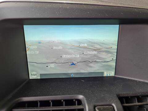 Foto 4ª: Pantalla Multifuncion Volvo XC 60 MOMENTUM 2WD 181CV 133KW [D4204T5] (2014)