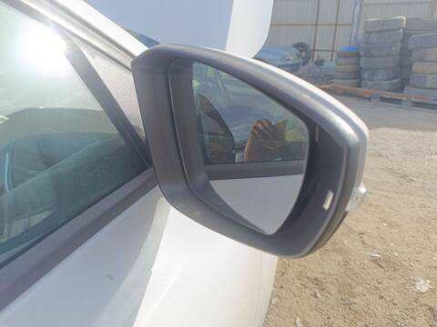 Foto 2ª: Retrovisor Derecho Skoda Octavia AMBITION 150CV 110KW (2016)