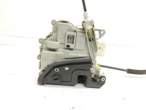 Foto 3ª: Cerradura Puerta Trasera Izquierda Audi A4 BASICO AVANT 150CV 110KW [CSU] (2014)
