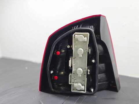 Foto 3ª: Piloto Trasero Derecho Skoda Octavia CAYC BERLINA (2012)