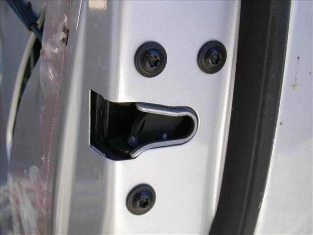 Cerradura Puerta Delantera Derecha Opel Astra 1.4 G MODELO J,2013-2016