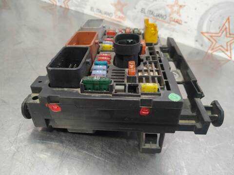 Foto 3ª: Caja Reles Fusibles Peugeot 407 VERSION INDEFINIDA