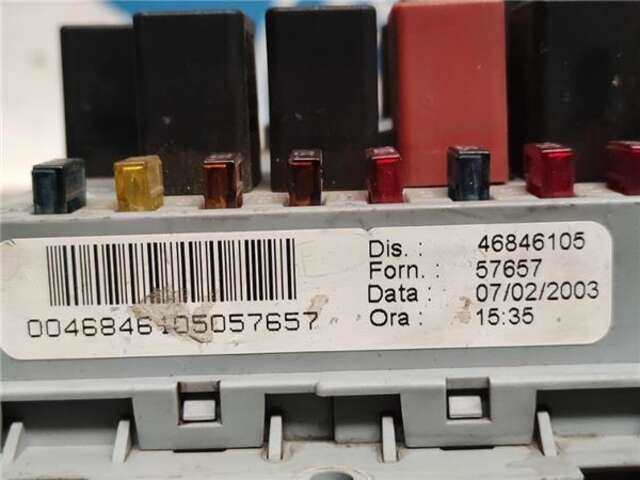 Foto 2ª: Caja Reles Fusibles Fiat Stilo 1.6 16V (192_XB1A) [182 B6.000]