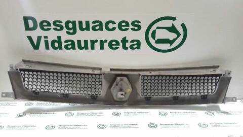 Foto 3ª: Rejilla Delantera Renault Master 3.0 136CV 100KW [ZD3202] (2005)