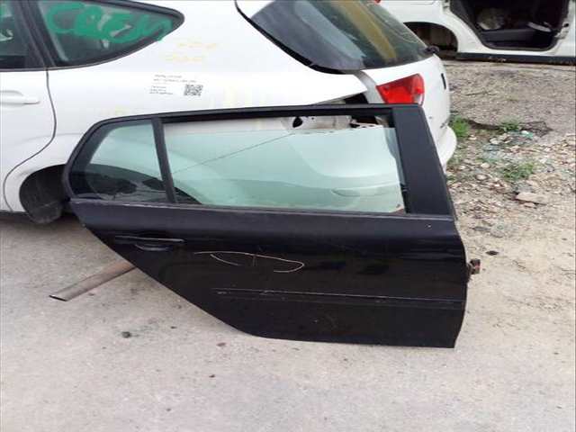 Puerta Trasera Derecha Volkswagen Golf 1.6 102CV