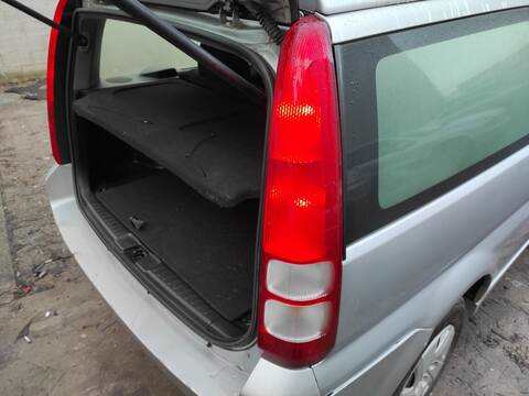 Piloto Trasero Derecho Honda Hrv D16W1 GH)