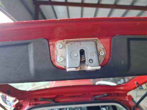 Cerradura Maletero Portón Fiat Sedici 1.9 8V MULTIJET DYNAMIC 120CV 88KW