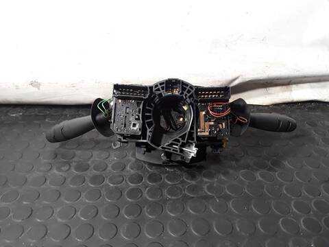 Foto 2ª: Mando Luces Renault Laguna AUTHENTIQUE 1 107CV (2001)