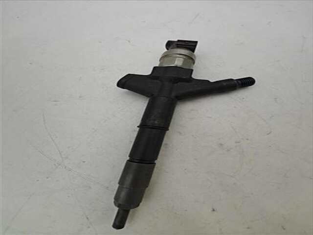 Foto 2ª: Inyectores Nissan Navara 2.5 DOBLE CAB LE 4X4 [2.5 LTR. - 126 KW DCI DIESEL CAT]